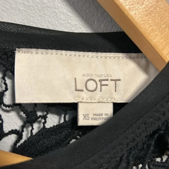 Ann Taylor Loft Black Crochet Short Sleeve Minimalist Top XS - Picture 2 of 10